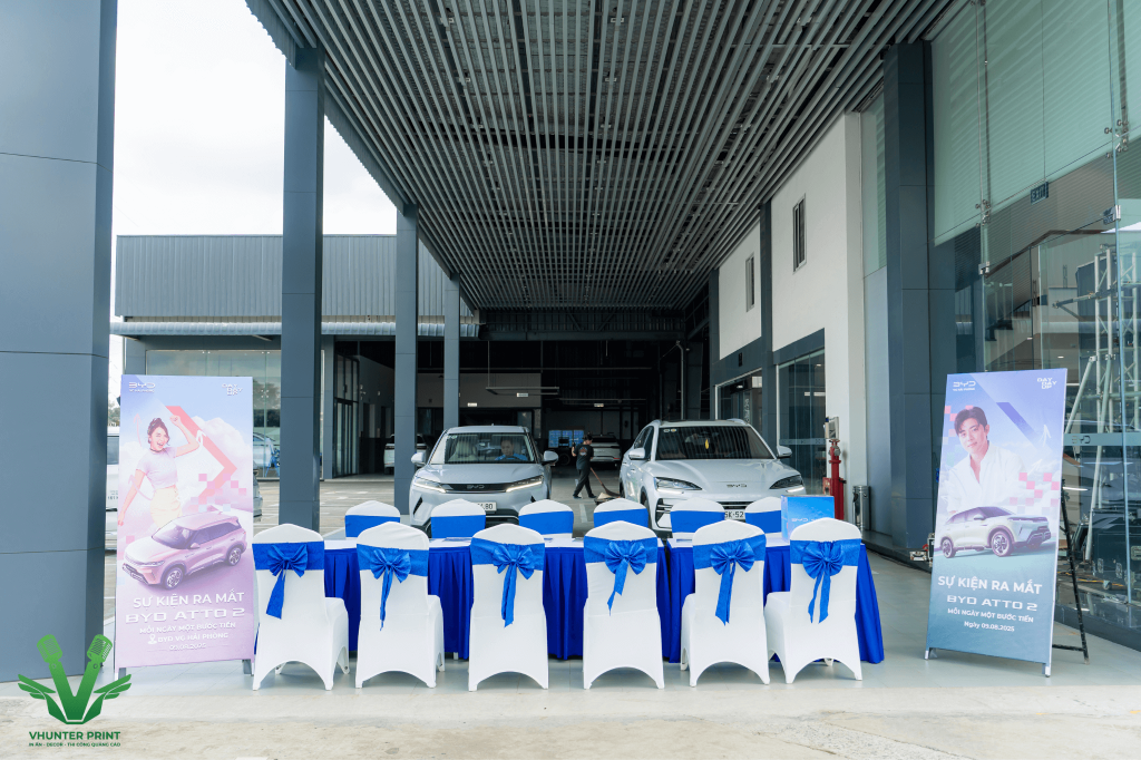  In ấn standee lễ ra mắt xe 
