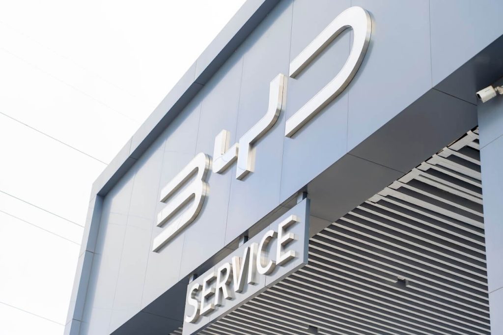 Thi công biển quảng cáo