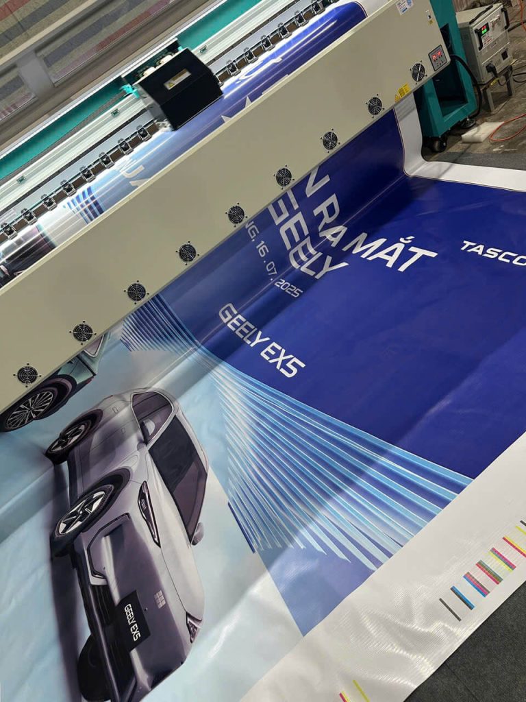 Giá in bạt – Yếu tố ảnh hưởng trực tiếp đến quyết định lựa chọn