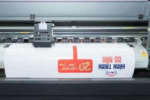 Báo giá in decal quảng cáo
