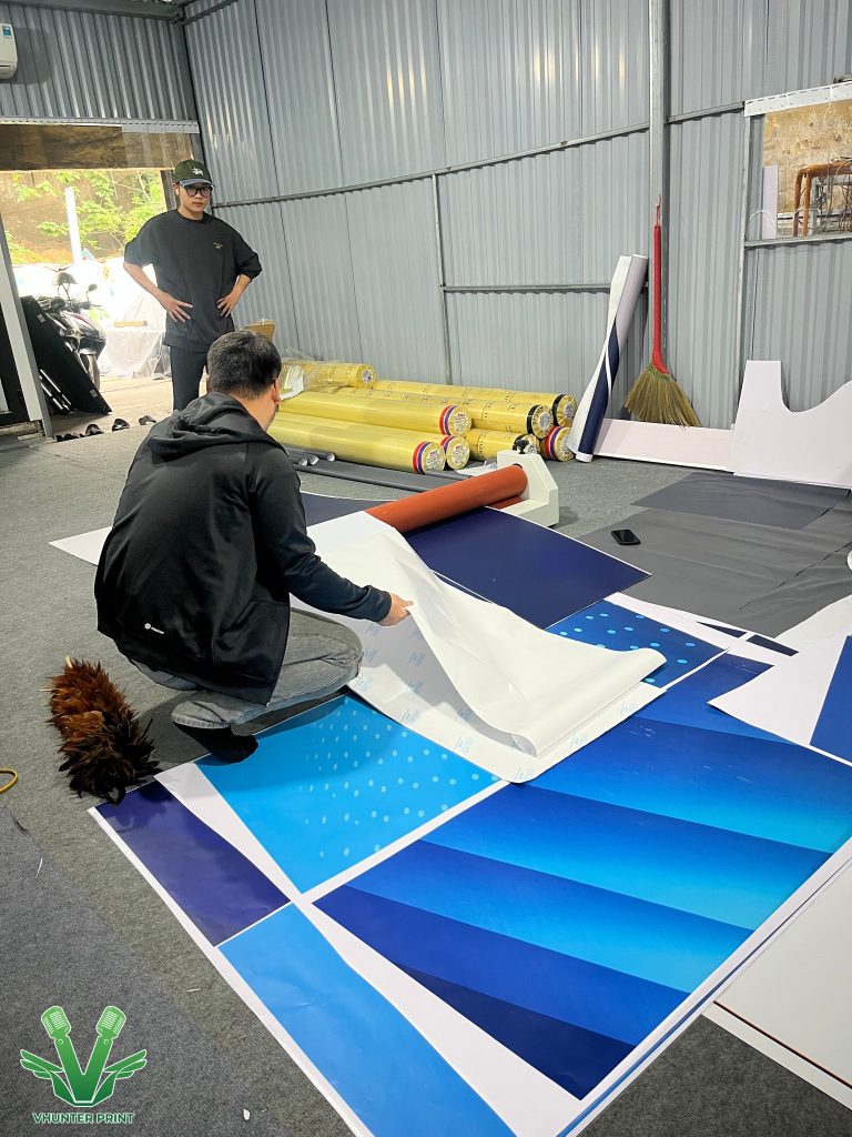 Cán decal cho cổng của sự kiện 