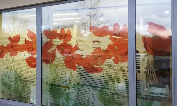 In ấn decal dán kính 