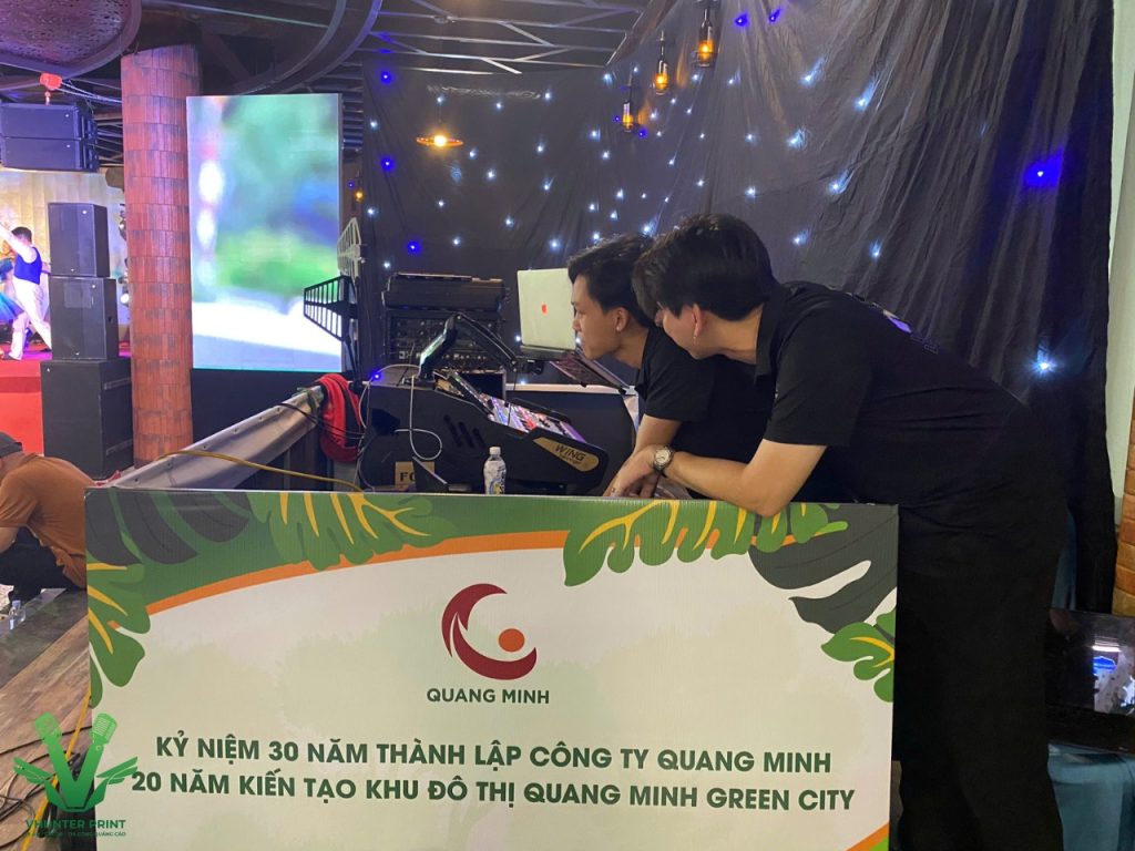 in ấn quảng cáo và LED – đâu là lựa chọn tối ưu?